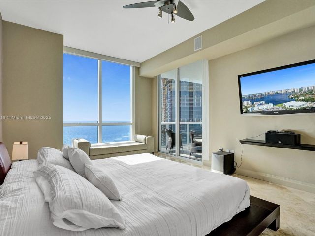 Apartment for rent  Unit #4206 - photo 6232838