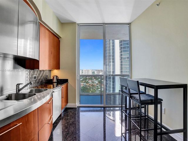 Apartment for rent  Unit #4206 - photo 6232841