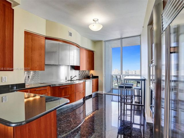 Apartment for rent  Unit #4206 - photo 6232842