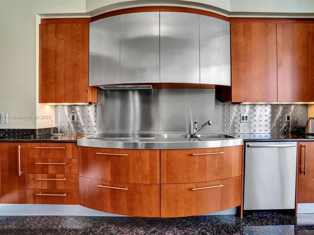 Apartment for rent  Unit #4206 - photo 6232843