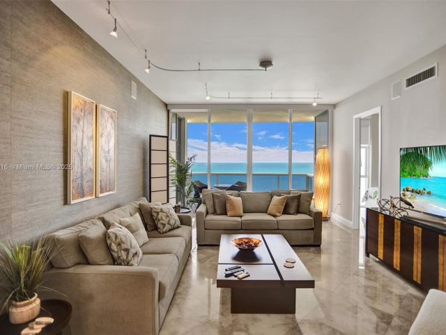 Apartment for rent  Unit #4206 - photo 6232851