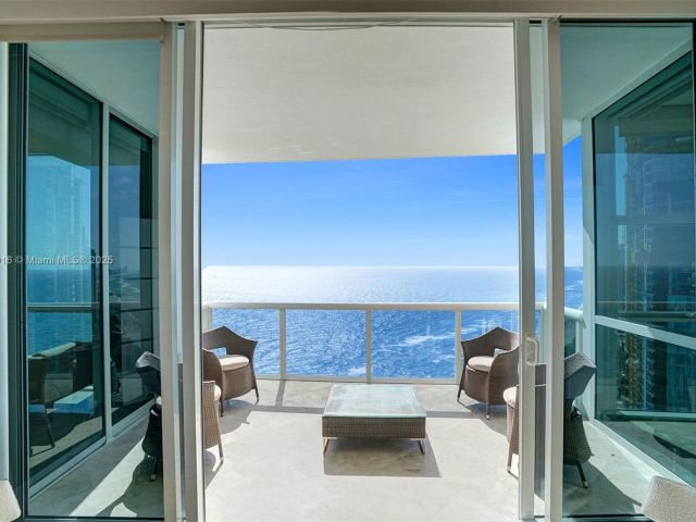 Apartment for rent  Unit #4206 - photo 6232854