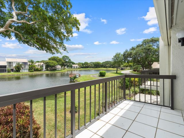 Home for rent at 609 Bridgewood Drive - photo 6252079