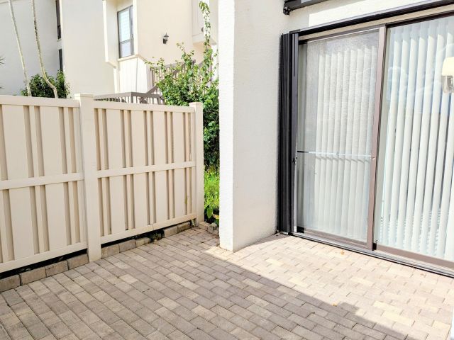 Home for rent at 609 Bridgewood Drive - photo 6252083