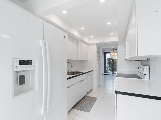 Home for rent at 609 Bridgewood Drive - photo 6252086