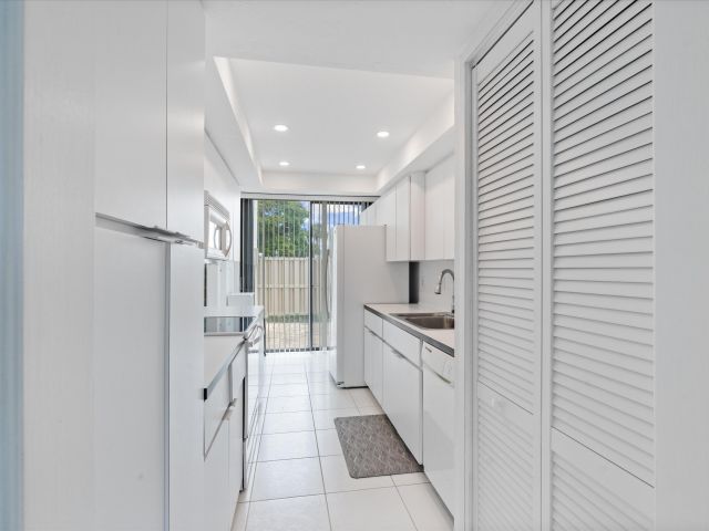 Home for rent at 609 Bridgewood Drive - photo 6252088