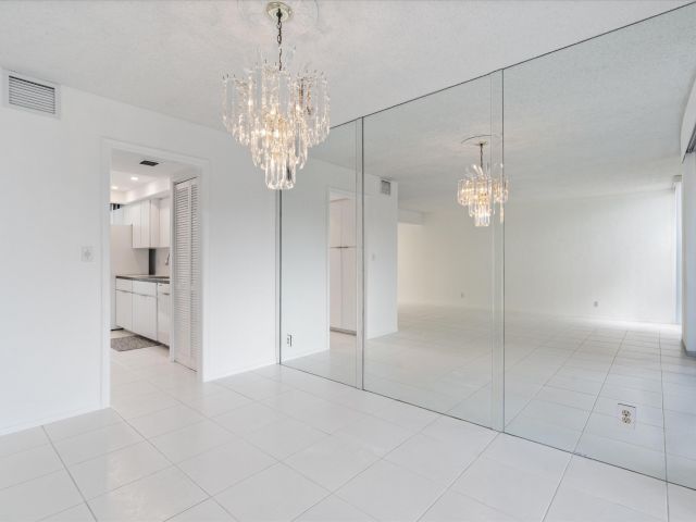 Home for rent at 609 Bridgewood Drive - photo 6252089