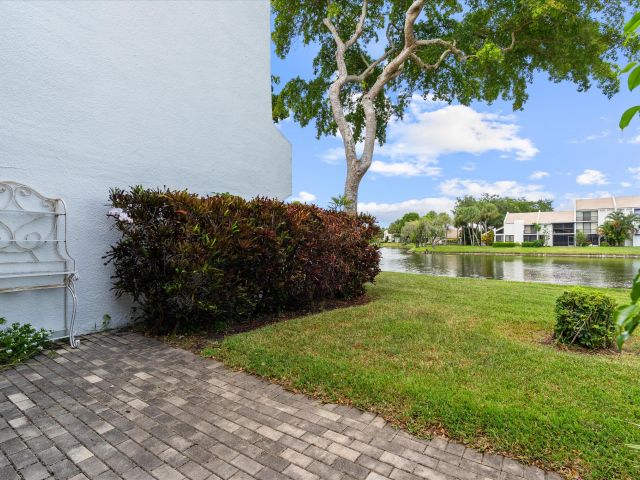 Home for rent at 609 Bridgewood Drive - photo 6252090