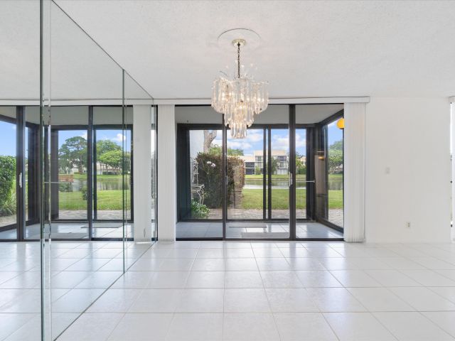 Home for rent at 609 Bridgewood Drive - photo 6252092