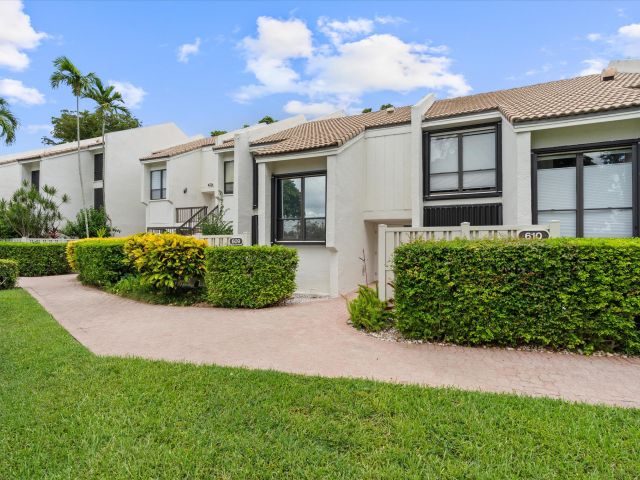 Home for rent at 609 Bridgewood Drive - photo 6252098