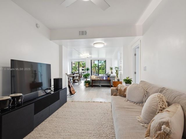 Apartment for sale  Unit #412 - photo 6236658