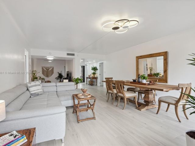 Apartment for sale  Unit #412 - photo 6236659