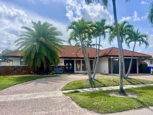 Home for sale at 4000 N 37th Ave - photo 6252665