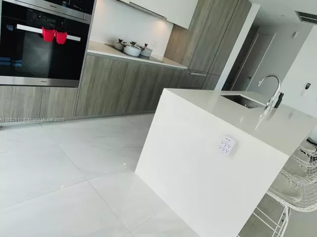 Apartment for sale  Unit #1407 - photo 6236617