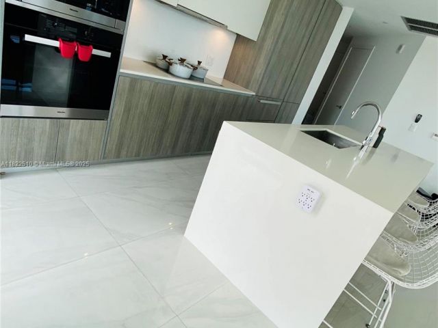 Apartment for sale  Unit #1407 - photo 6236617