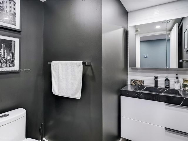 Apartment for sale  Unit #PH114 - photo 6234322