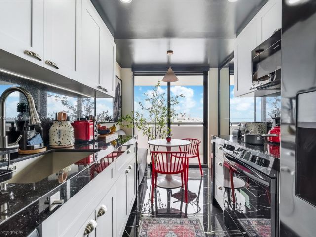 Apartment for sale  Unit #PH114 - photo 6234327