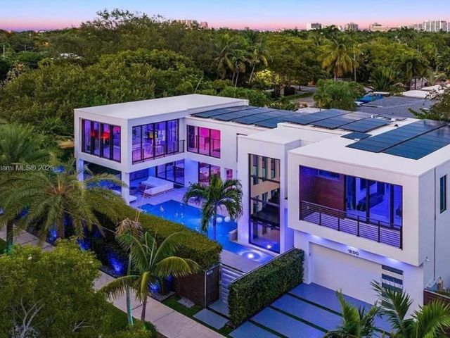 Home for sale at 1600 NE 6 St - photo 6237677