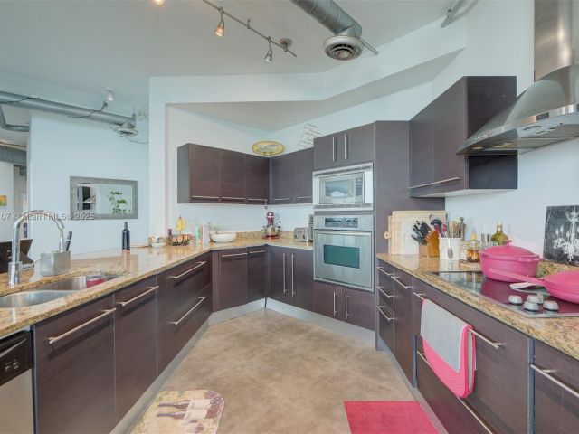 Apartment for sale  Unit #1604 - photo 6236967