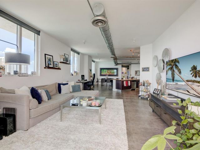 Apartment for sale  Unit #1604 - photo 6236970