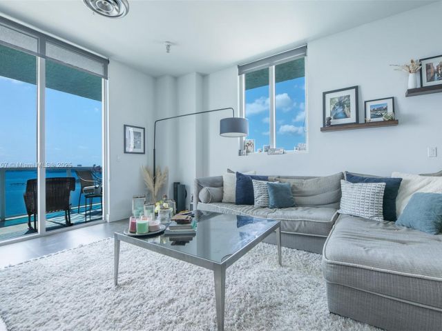 Apartment for sale  Unit #1604 - photo 6236973