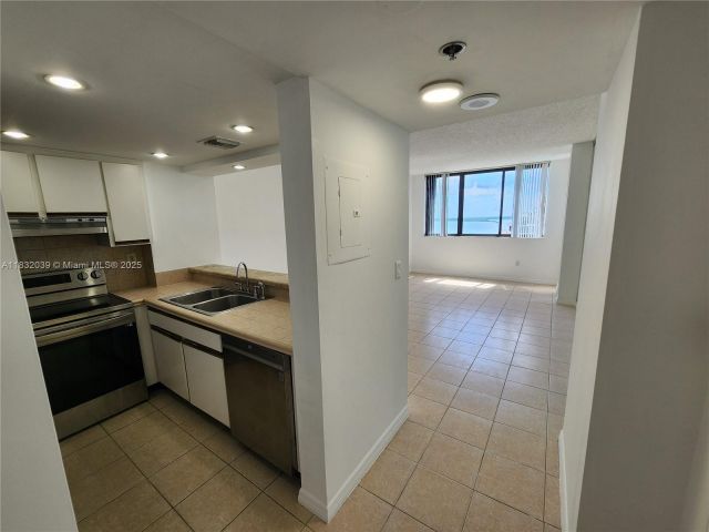 Apartment for sale  Unit #1603 - photo 6258125