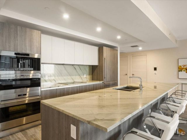 Apartment for rent  Unit #4708 - photo 6261028