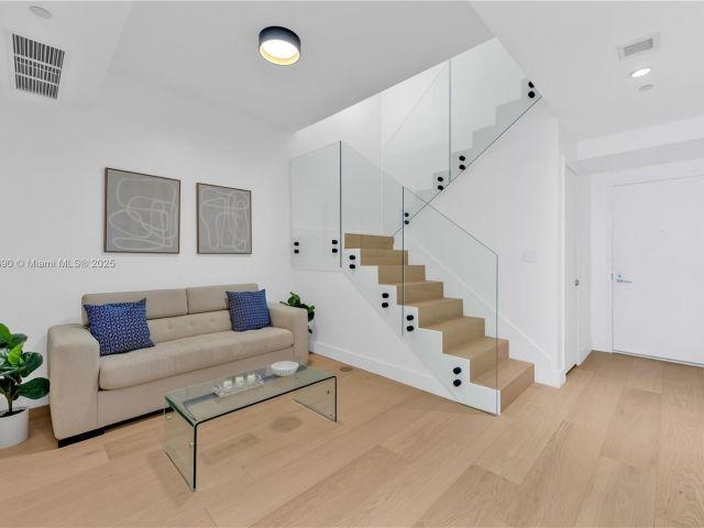 Apartment for sale  Unit #4305 - photo 6236409