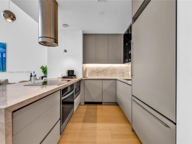 Apartment for sale  Unit #4305 - photo 6236421