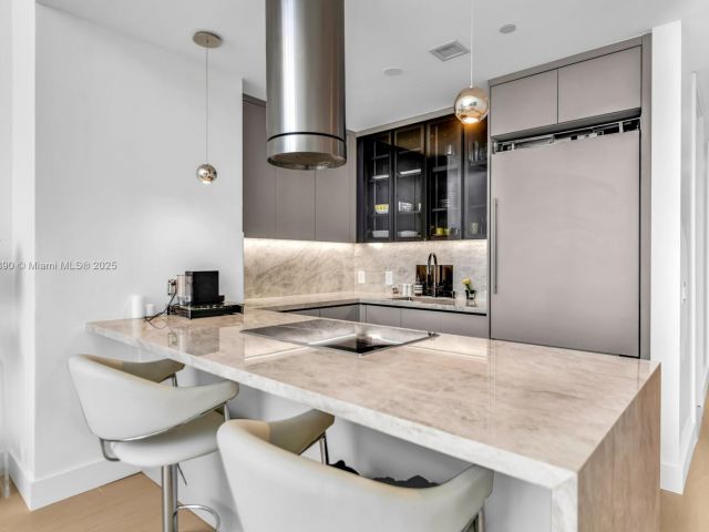 Apartment for sale  Unit #4305 - photo 6236422