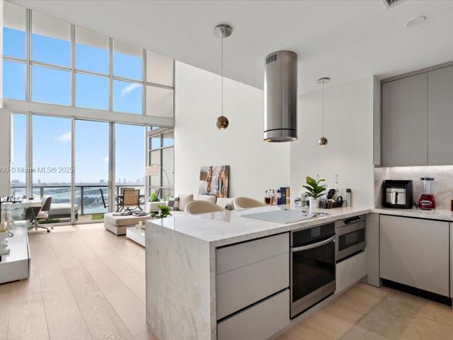 Apartment for sale  Unit #4305 - photo 6236424