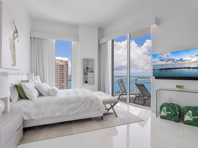 Apartment for sale  Unit #3103 - photo 6235856