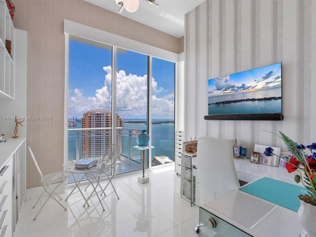 Apartment for sale  Unit #3103 - photo 6235858