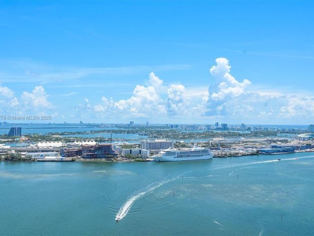 Apartment for sale  Unit #3103 - photo 6235861