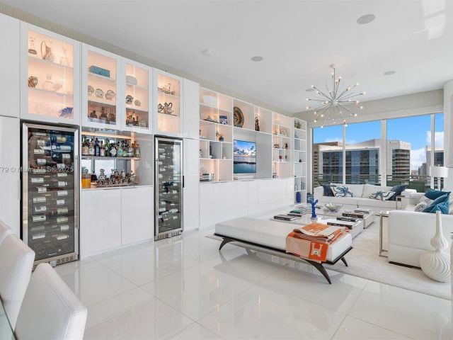 Apartment for sale  Unit #3103 - photo 6235867