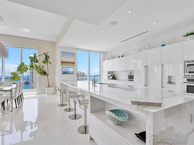 Apartment for sale  Unit #3103 - photo 6235870