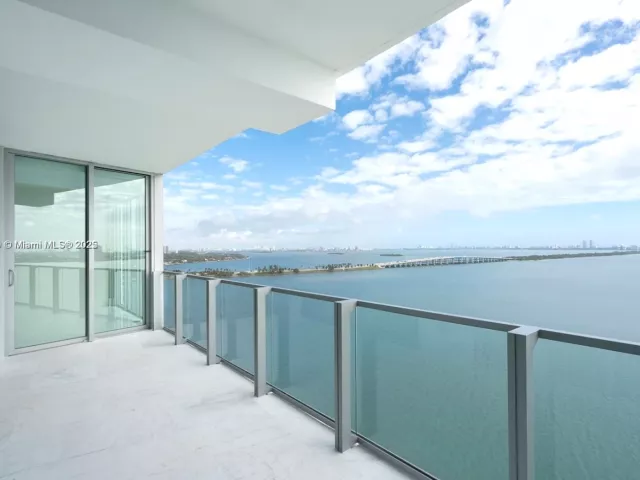 Apartment for sale  Unit #1603 - photo 6236625