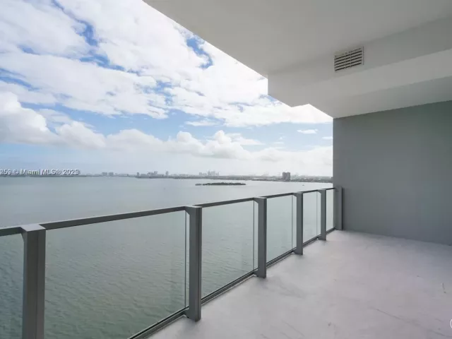 Apartment for sale  Unit #1603 - photo 6236626