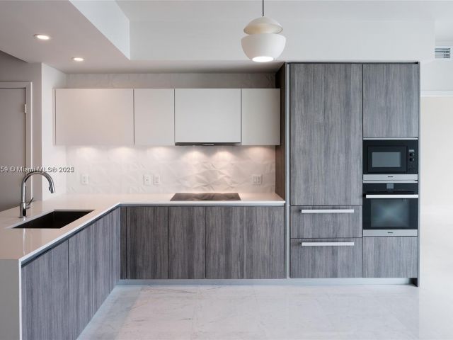 Apartment for sale  Unit #1603 - photo 6236623