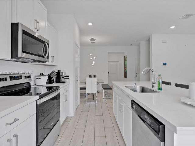 Home for sale at 814 SE 19th St 814 - photo 6234999