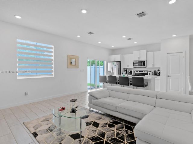 Home for sale at 814 SE 19th St 814 - photo 6235004