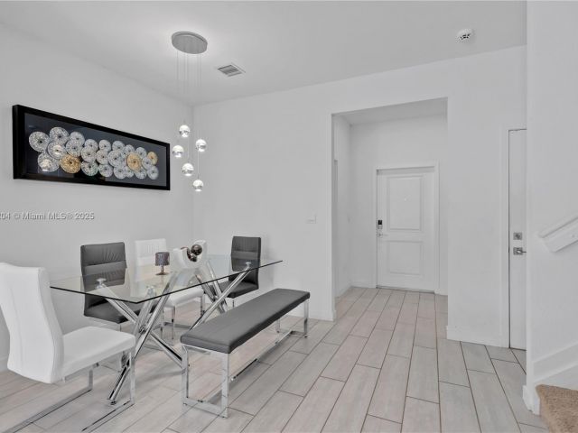 Home for sale at 814 SE 19th St 814 - photo 6235007