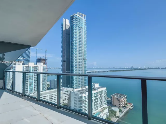 2-bedroom condo for sale in Miami - 460 NE 28th St 2106 - MondialRealty