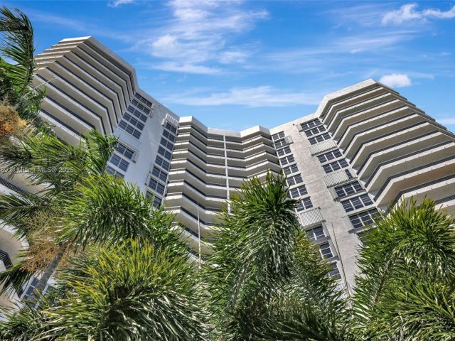 Apartment for sale  Unit #1606 - photo 6237454