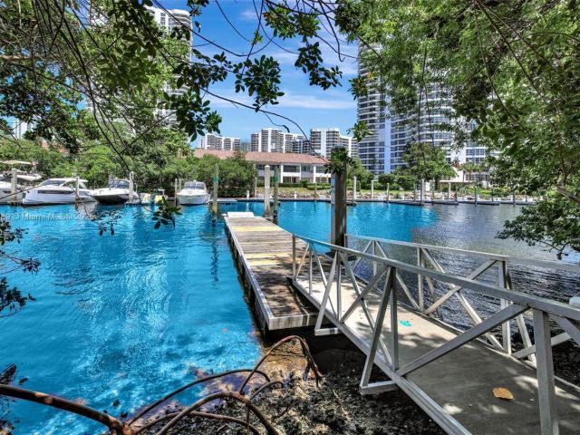 Apartment for sale  Unit #1606 - photo 6237464