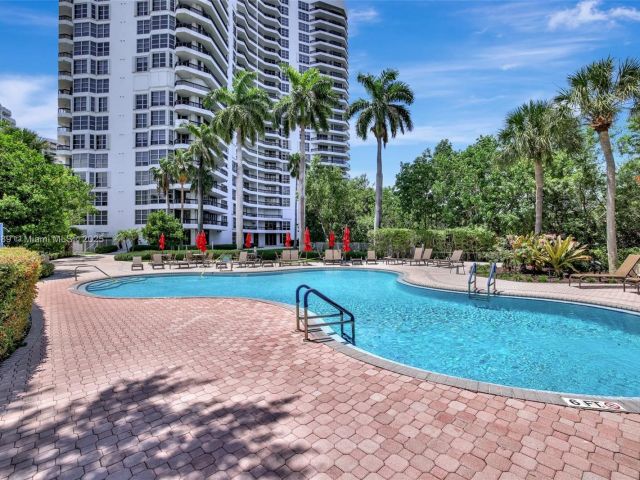 Apartment for sale  Unit #1606 - photo 6237467