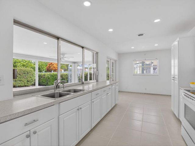 Home for sale at 1345 SW 9th Avenue - photo 6274500