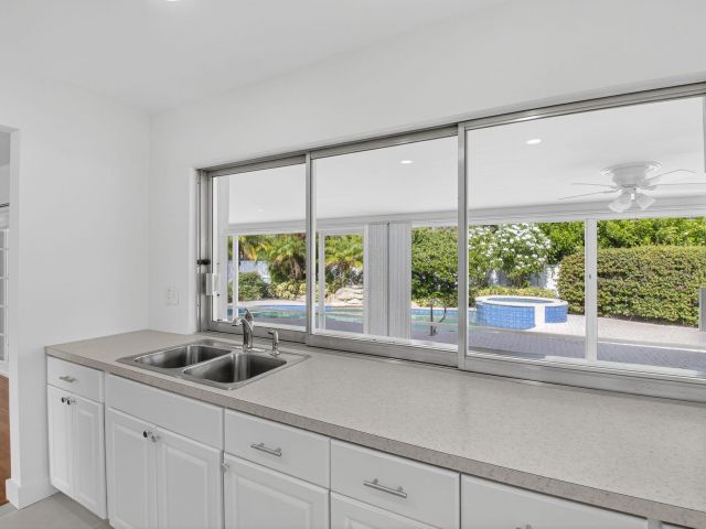 Home for sale at 1345 SW 9th Avenue - photo 6274508