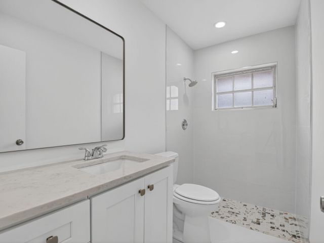 Home for sale at 1345 SW 9th Avenue - photo 6274510
