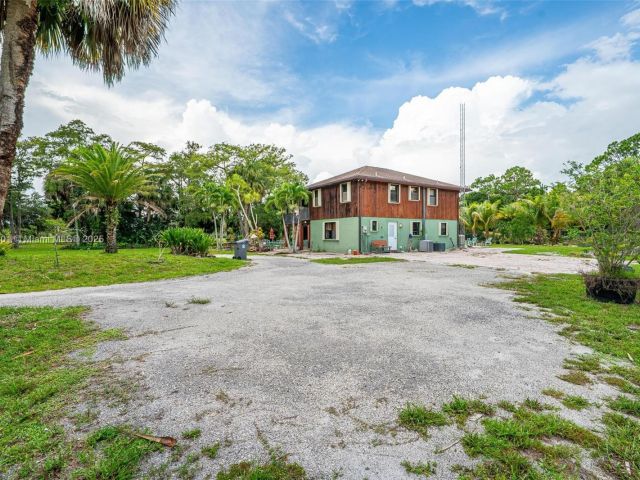 Home for sale at 576 Marshall Rd - photo 6255399